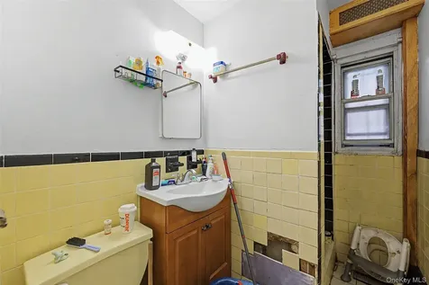 1010 E 233rd Street Bronx NY 10466