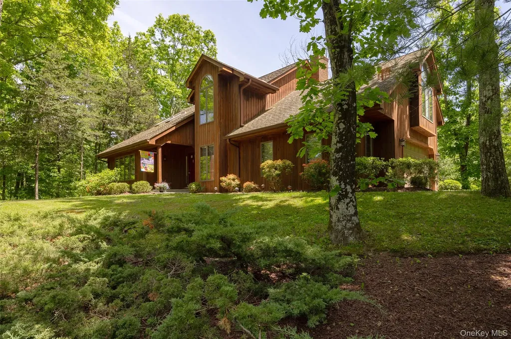 44 Eleanor Drive Salt Point NY 12578