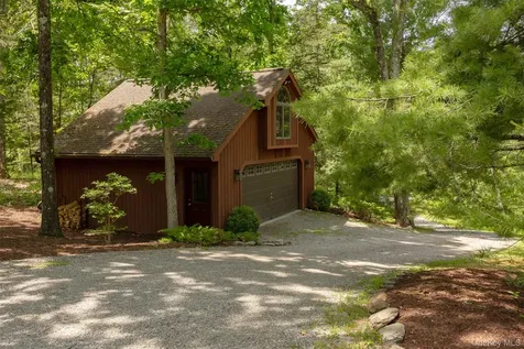 44 Eleanor Drive Salt Point NY 12578