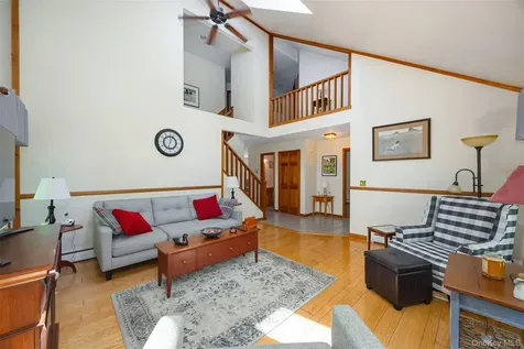 44 Eleanor Drive Salt Point NY 12578