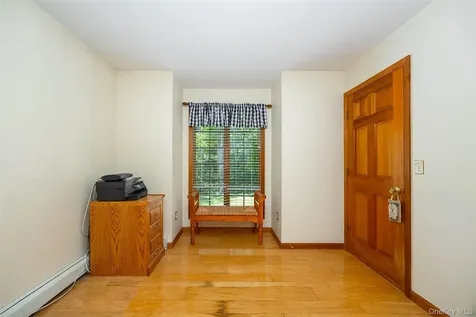 44 Eleanor Drive Salt Point NY 12578