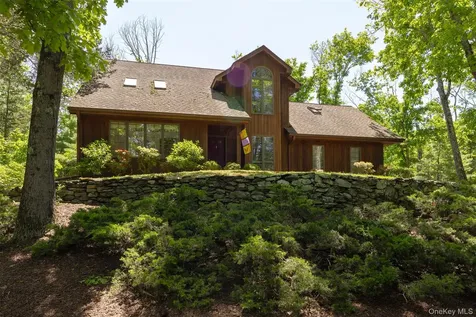 44 Eleanor Drive Salt Point NY 12578