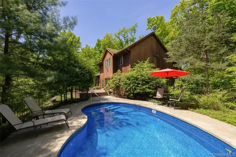 44 Eleanor Drive Salt Point NY 12578