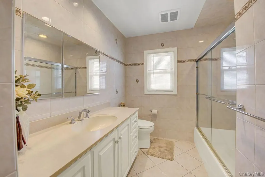1662 Sherbourne Road Valley Stream NY 11580