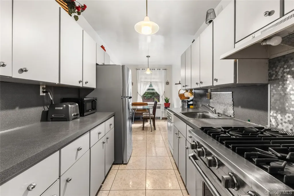 100 P Avenue Brooklyn NY 11204