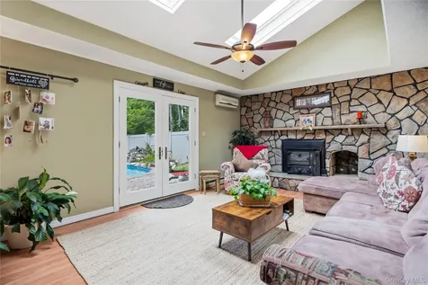 11 Edison Drive Huntington Station NY 11746