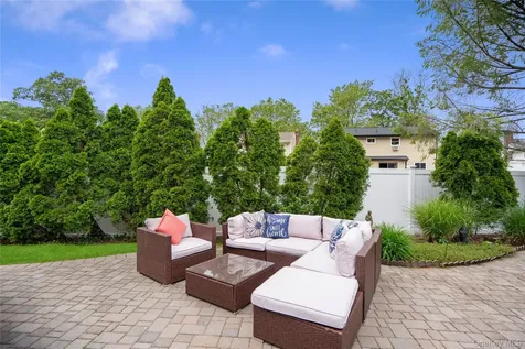 11 Edison Drive Huntington Station NY 11746