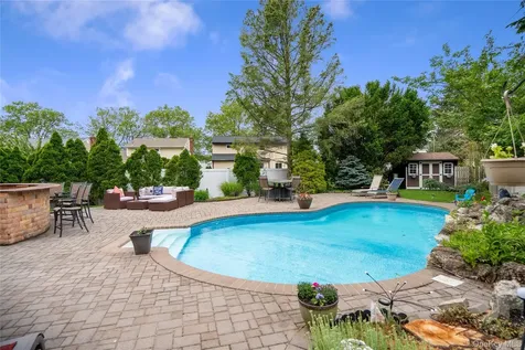 11 Edison Drive Huntington Station NY 11746