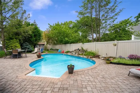 11 Edison Drive Huntington Station NY 11746