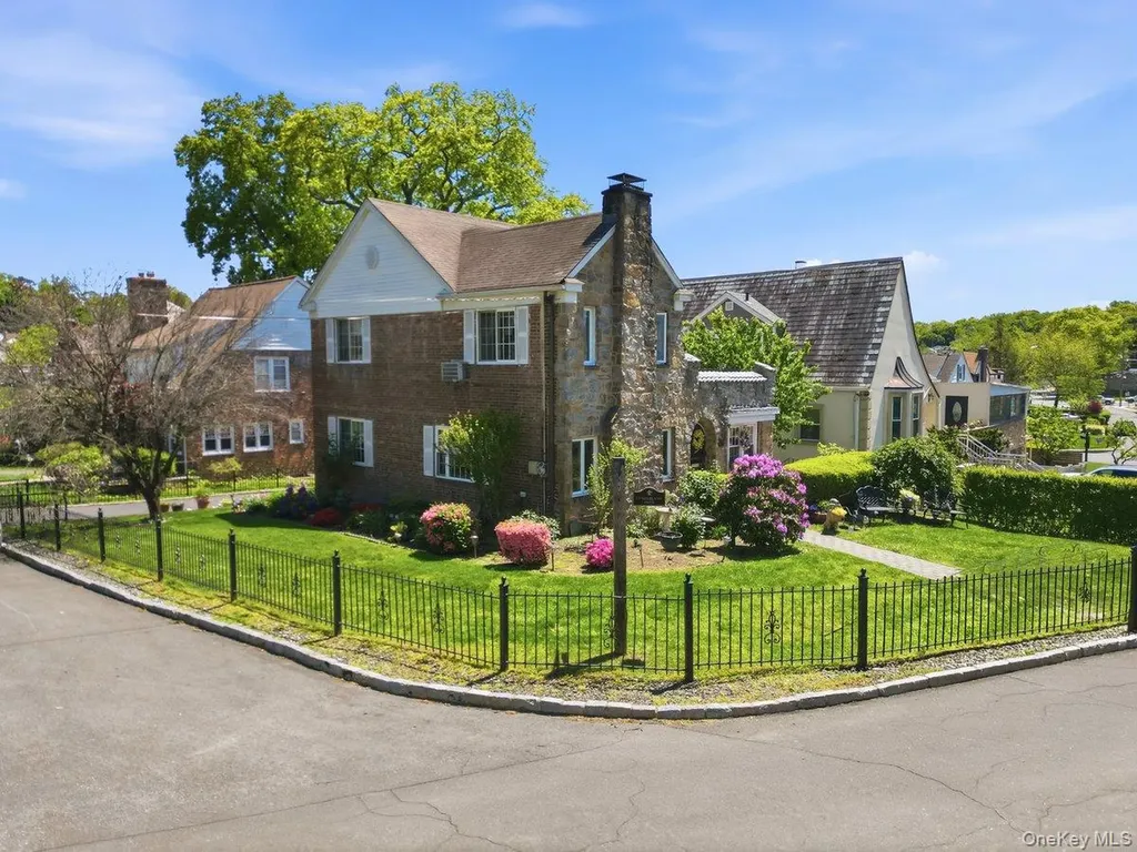 51 Cumberland Drive Yonkers NY 10704