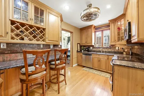 51 Cumberland Drive Yonkers NY 10704
