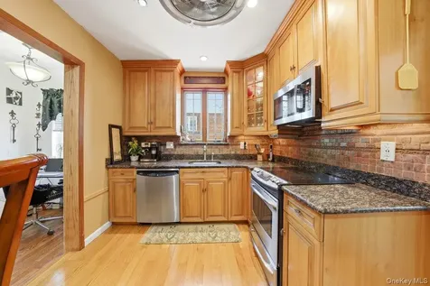 51 Cumberland Drive Yonkers NY 10704