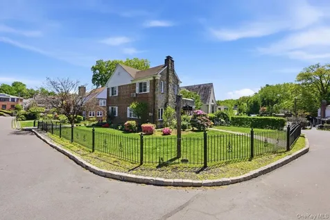 51 Cumberland Drive Yonkers NY 10704