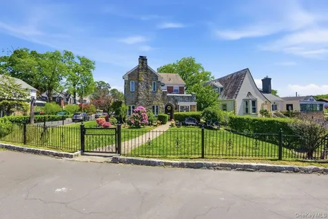 51 Cumberland Drive Yonkers NY 10704