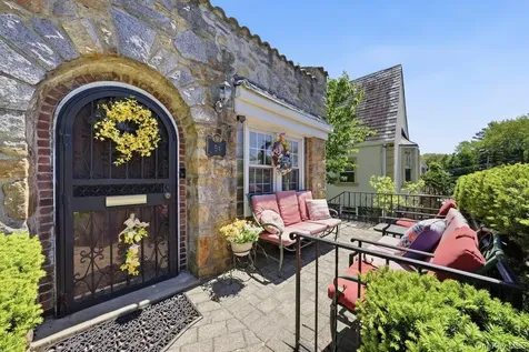 51 Cumberland Drive Yonkers NY 10704