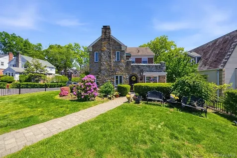 51 Cumberland Drive Yonkers NY 10704