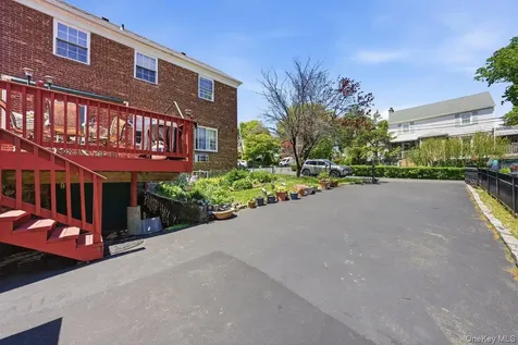 51 Cumberland Drive Yonkers NY 10704