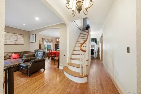 51 Cumberland Drive Yonkers NY 10704
