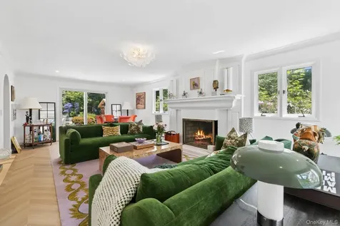 3 Mooring Drive Bellport NY 11713