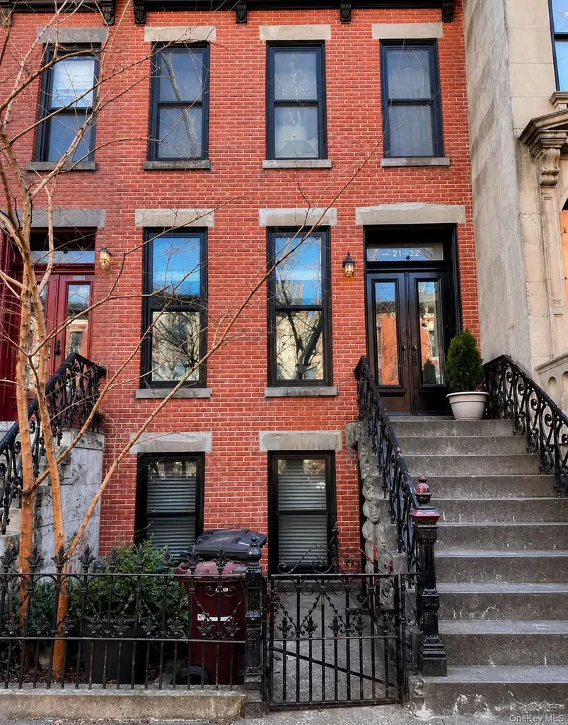 2122 45th Avenue Long Island City NY 11101