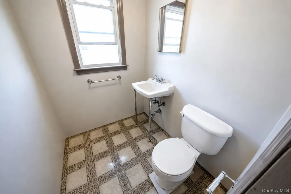 124 Washington Avenue Valley Stream NY 11580