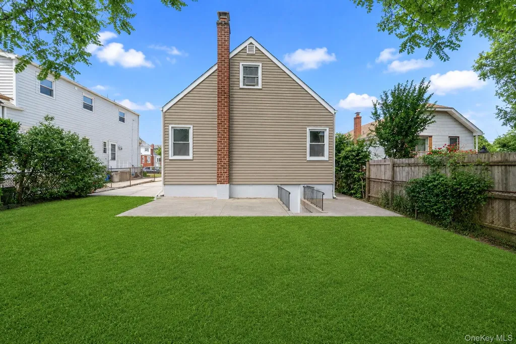 124 Washington Avenue Valley Stream NY 11580