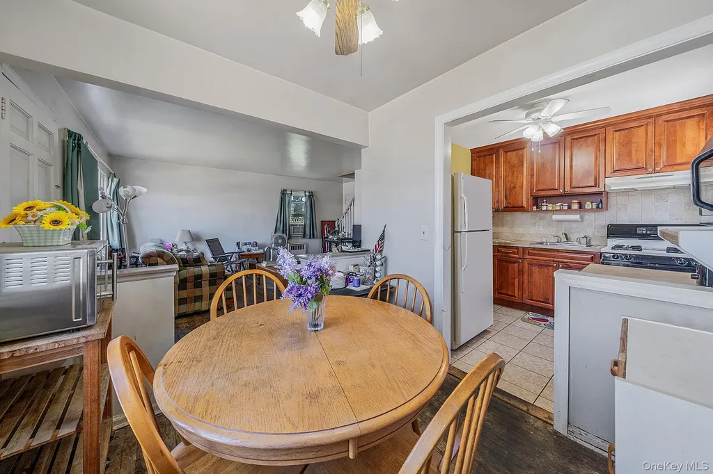 124 Washington Avenue Valley Stream NY 11580