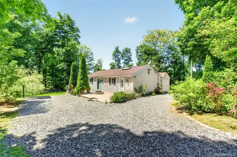 68 Mulford Avenue Staatsburg NY 12580