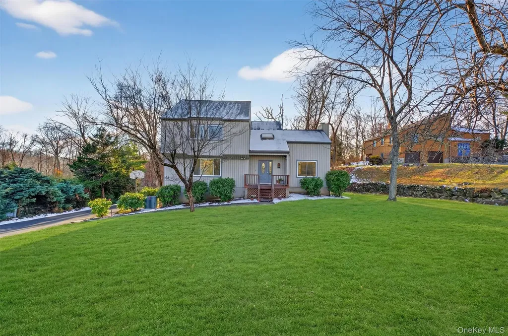 33 Maple Moor Lane Cortlandt Manor NY 10567