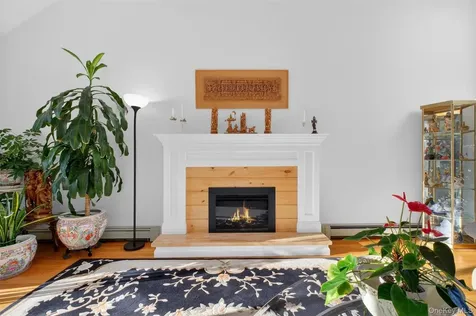 33 Maple Moor Lane Cortlandt Manor NY 10567
