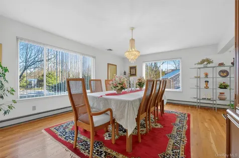 33 Maple Moor Lane Cortlandt Manor NY 10567