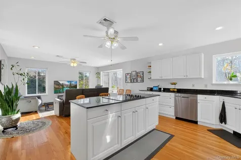 33 Maple Moor Lane Cortlandt Manor NY 10567