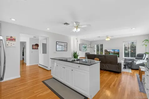 33 Maple Moor Lane Cortlandt Manor NY 10567