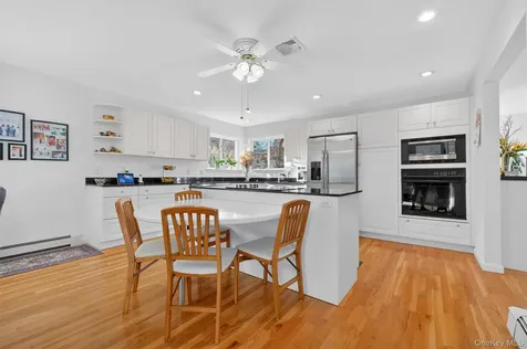33 Maple Moor Lane Cortlandt Manor NY 10567