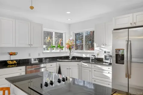 33 Maple Moor Lane Cortlandt Manor NY 10567