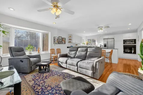 33 Maple Moor Lane Cortlandt Manor NY 10567