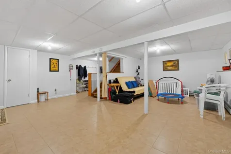 33 Maple Moor Lane Cortlandt Manor NY 10567