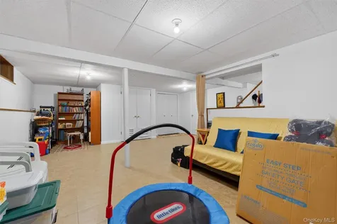 33 Maple Moor Lane Cortlandt Manor NY 10567