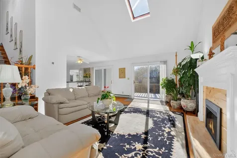 33 Maple Moor Lane Cortlandt Manor NY 10567