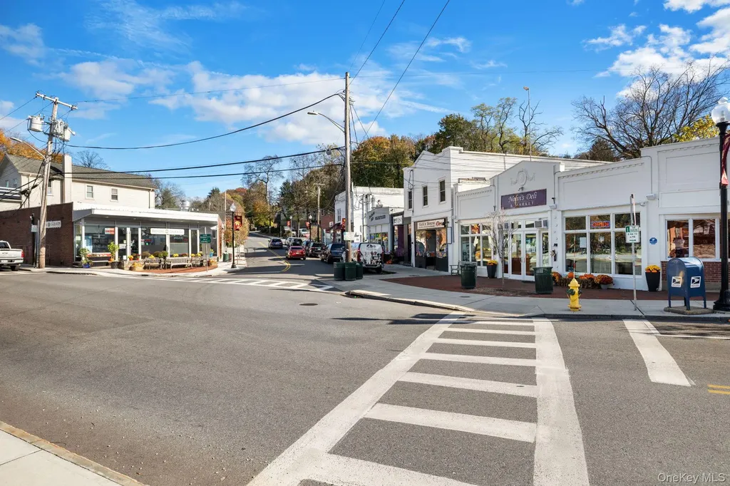 27 Winding Lane Bedford Hills NY 10507