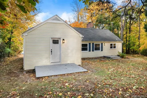 27 Winding Lane Bedford Hills NY 10507