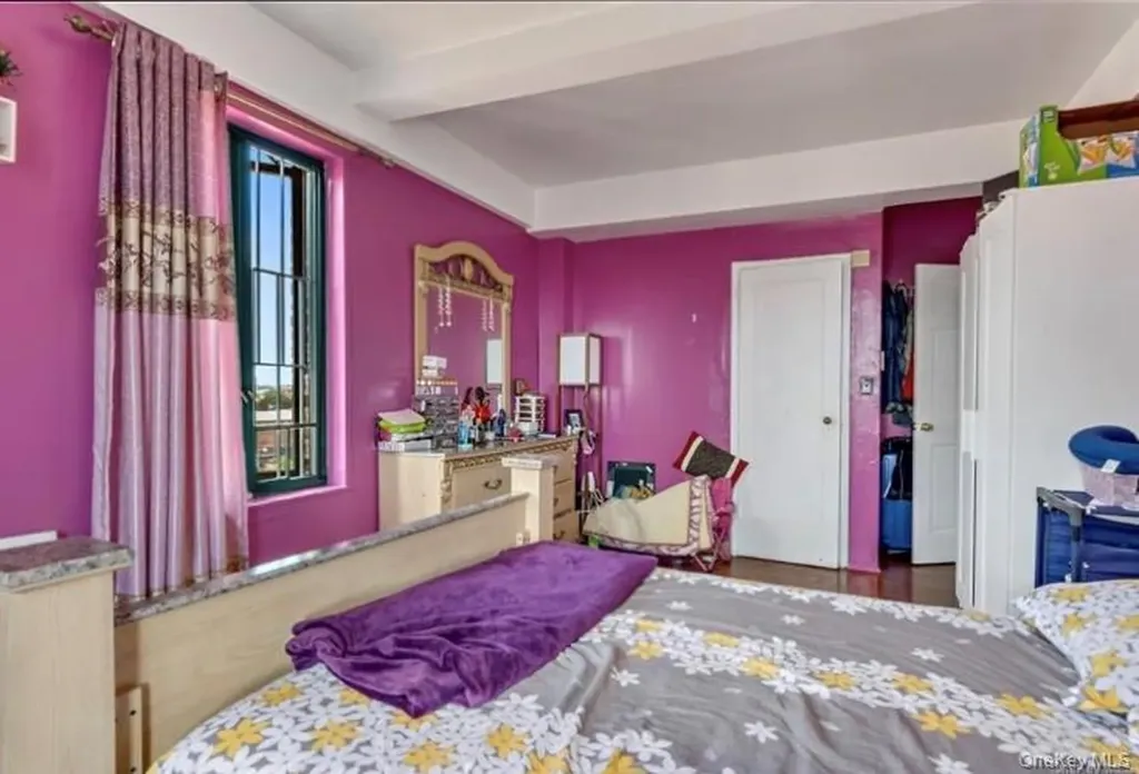 1970 E Tremont Avenue Bronx NY 10462