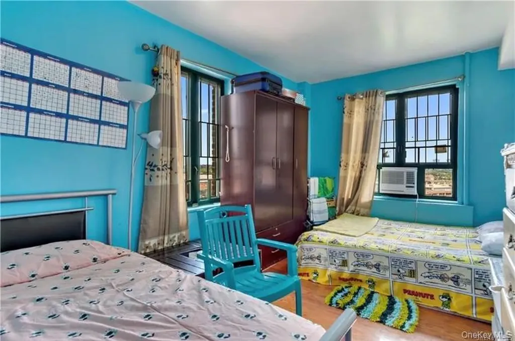 1970 E Tremont Avenue Bronx NY 10462