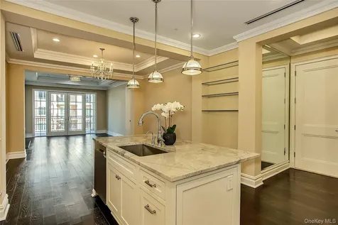 1000 Royal Court North Hills NY 11030