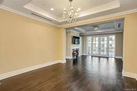1000 Royal Court North Hills NY 11030