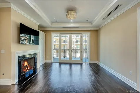 1000 Royal Court North Hills NY 11030