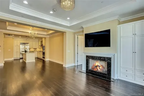 1000 Royal Court North Hills NY 11030
