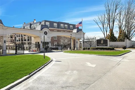 1000 Royal Court North Hills NY 11030
