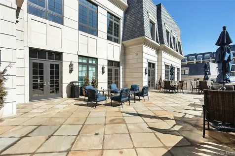 1000 Royal Court North Hills NY 11030