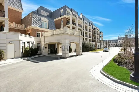 1000 Royal Court North Hills NY 11030